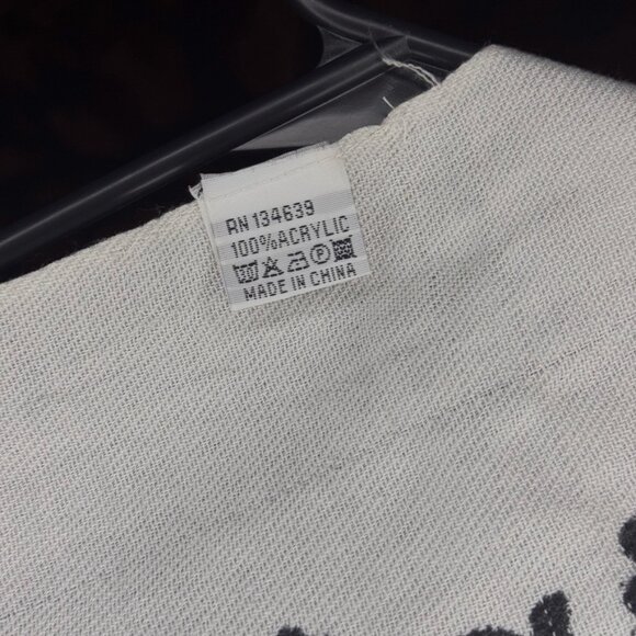 White and Black Floral Scarf/Pashmina - Picture 4 of 4